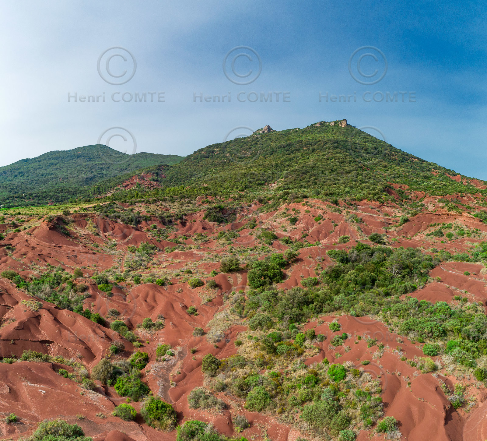 Paysage de ruffes dans le canyon du diable prés du lac du Salagou - Saint Jean de la Blaquière - Hérault